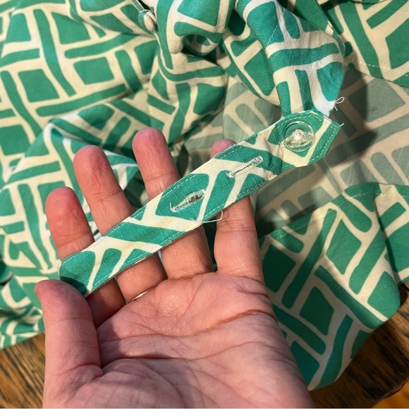 💚 Green Geometric Wrap Blouse – C&A – Size FR 46 - Picture 3 of 10